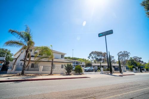 View, ERTH INN by AGA- San Ysidro in San Ysidro