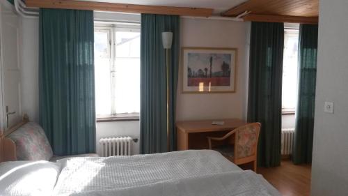 room detail thumbnail 0
