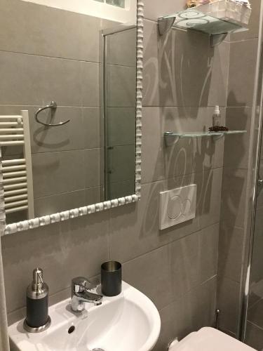 Double Room with Private External Bathroom image 1