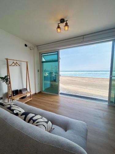 Oceanfront Loft - San Bartolo