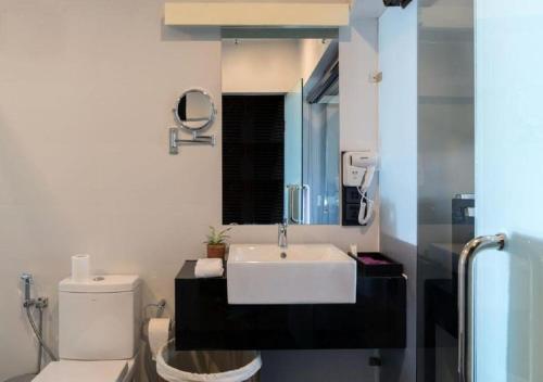  Premier Room (Higher Floor with Mountain View) image 10