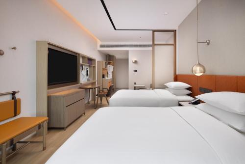 Home2 Suite by Hilton Jingdezhen Changnan – Jingdezhen, FL