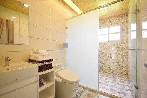 Quadruple Room with Mountain View image 4