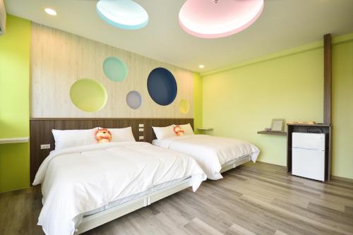 Quadruple Room with Mountain View image 3