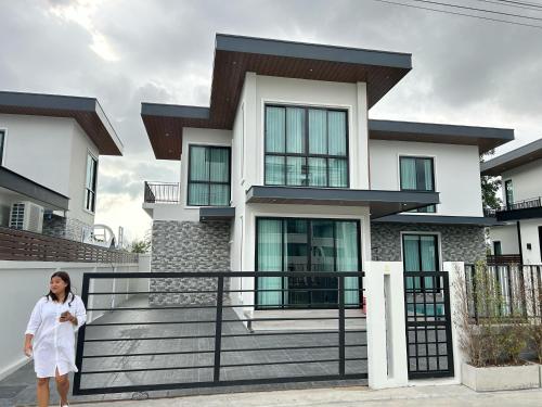 Auqa Pool Villa by DRH