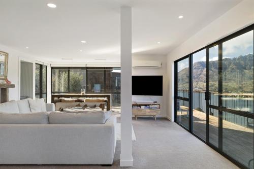 Three-Bedroom Holiday Home  image 10