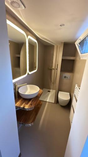 Jolie Maison Proche Tous Commerces in 聖洛