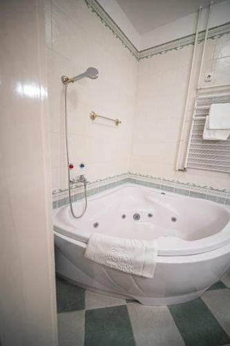 バスルーム, ティサ ホテル (Tisza Hotel) in セゲド