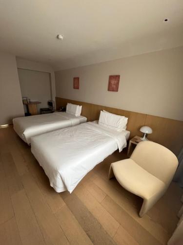 Jimu Twin Room image 1