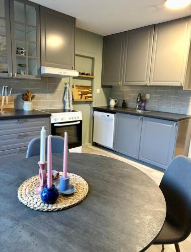Spacious holiday home by the fjord and mountains in Måndalen