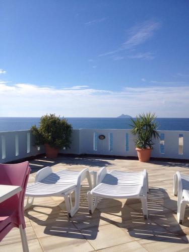 

Kostas Rooms & Apartments