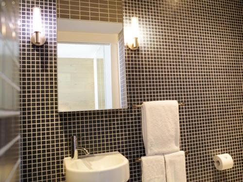 Crown Hotel Surry Hills - image 6