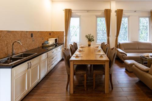 TTR Joy Apart Hotel near Thien Vien Truc Lam