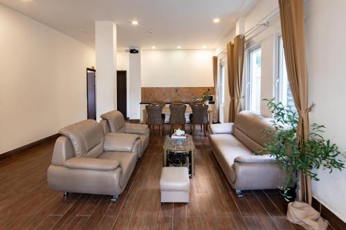 TTR Joy Apart Hotel near Thien Vien Truc Lam