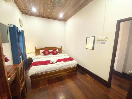 Double Room image 3