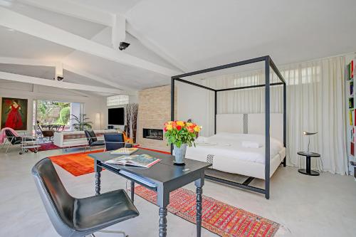 Antibes Loft Retreat - Happy Rentals in Trois Moulins