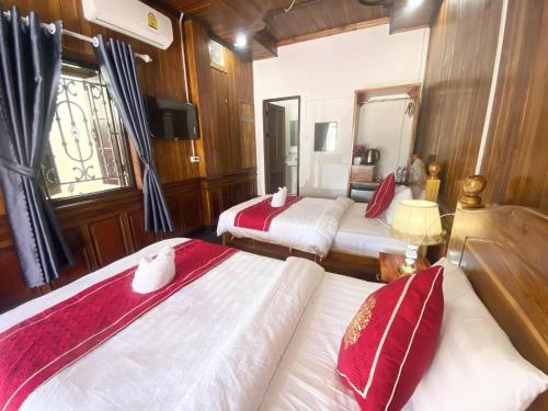 Superior Twin Room image 1