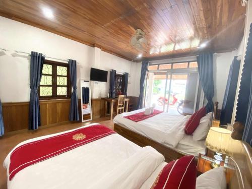 Deluxe Triple Room image 6