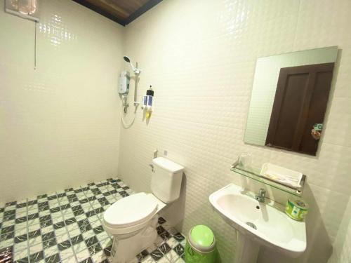 Deluxe Triple Room image 5