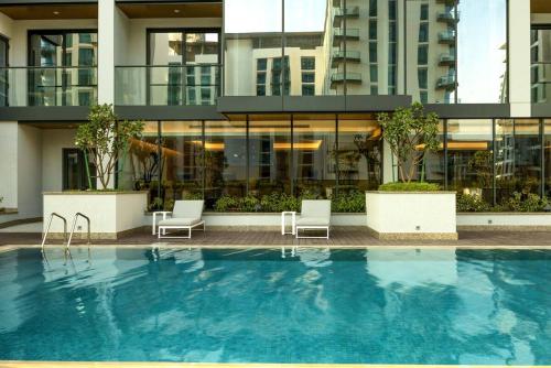 STAY BY LATINEM Luxury 1BR Holiday Home OPA2401 near Burj Khalifa, Dubai (photo 7)