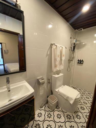 Double Room image 2