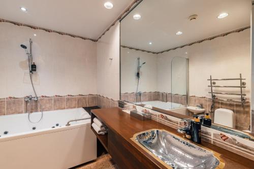 Hotel Haikko Manor & Spa Room Type - Deluxe Family Room - Spa Hotel Building (Spa access included)