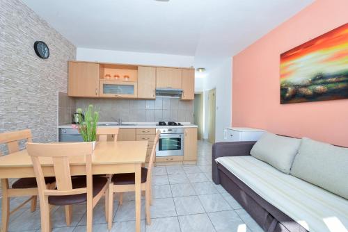 Apartment with Sea View image 6