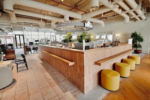 Modern Studio at Upside Living, Business Bay with Burj Khalifa View, Dubaj