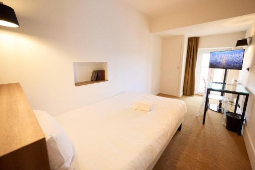 Hôtel Henri IV - image 4