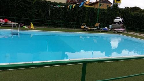 Peldbaseins, La Casetta in Calizzano