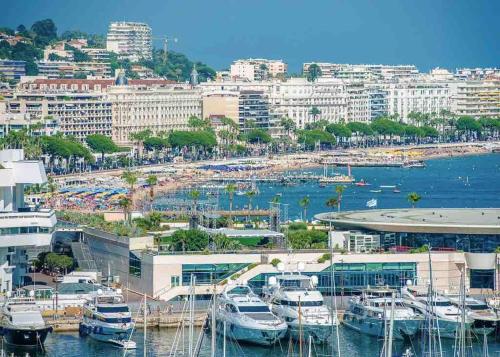 2Room Apart with AC, 3 min to the beach, Small garage in Le Fournel