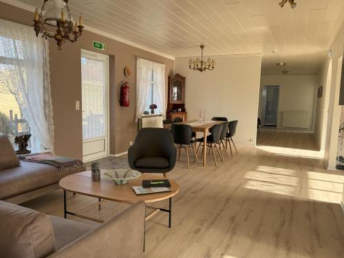 Birtingaholt Retreat in Arnes