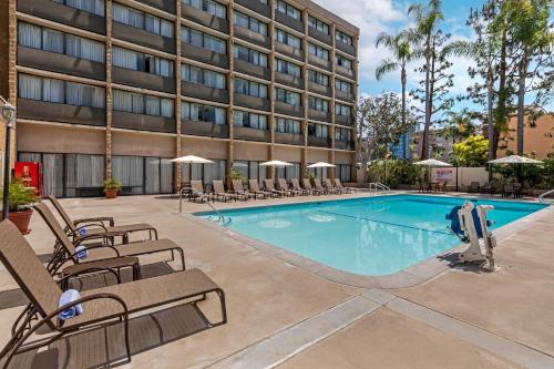 Clarion Hotel Anaheim Resort - image 10