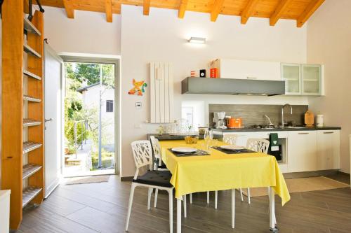 virtuve, Casa Lumaca in Kanero Riviera