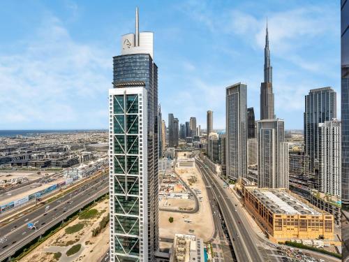 Burj View 3BDR with Rooftop Infinity Pool - image 6