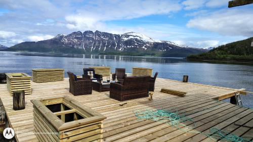 Senja Jøvika Lodge In the heart of Mallangen in Rossfjordstraumen