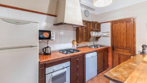 Konyha, Casa Villazo I Almáchar by Ruralidays (Casa Villazo I Almachar by Ruralidays) in El Borge