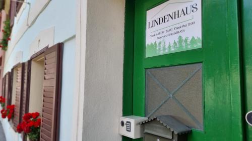 LINDENHAUS- Cazare linistita aproape de centrul Sibiului, parcare stradala gratuita, WiFi 5