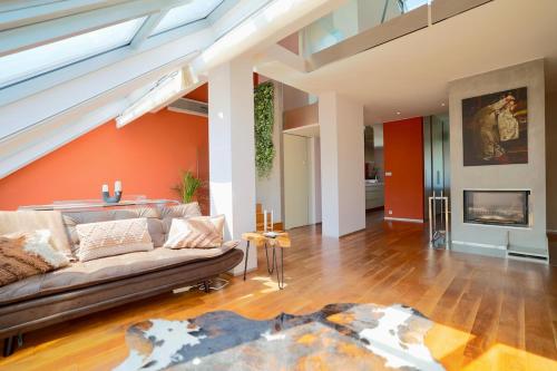 Luxury Prague Penthouse with Heated Floors, Castle Views & Rooftop Terrace, Prague (photo 6)