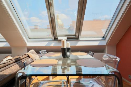 Luxury Prague Penthouse with Heated Floors, Castle Views & Rooftop Terrace, Prague (photo 8)