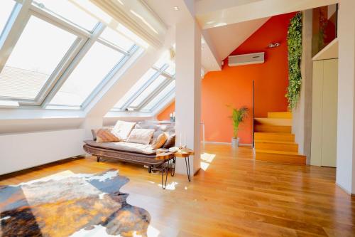 Luxury Prague Penthouse with Heated Floors, Castle Views & Rooftop Terrace, Prague (photo 4)