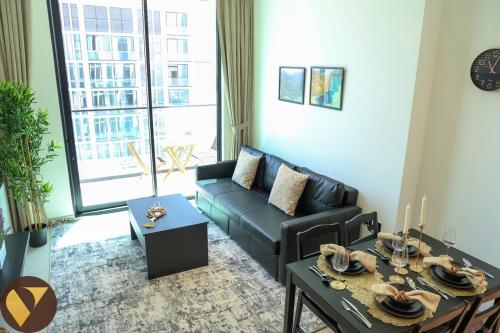Vogue Brand New One Bedroom Apartment 16th Floor with Skyline View and access to Olympic Pool and Full Equipped GYM, Located JVC Binghatti Gardenia, Dubai (foto 6)