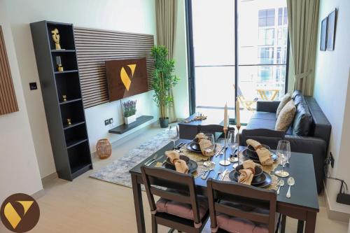 Vogue Brand New One Bedroom Apartment 16th Floor with Skyline View and access to Olympic Pool and Full Equipped GYM, Located JVC Binghatti Gardenia, Dubai (foto 10)