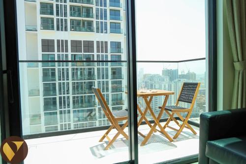 Vogue Brand New One Bedroom Apartment 16th Floor with Skyline View and access to Olympic Pool and Full Equipped GYM, Located JVC Binghatti Gardenia, Dubai (foto 4)