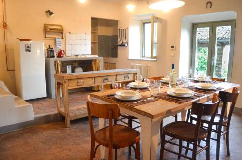 virtuve, Panoramic Monferrato Villa with Amazing Views in Villadeati