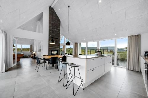 Buitenkant, Dream House With Pool, Whirlpool And Activity Room in Ringkøbing