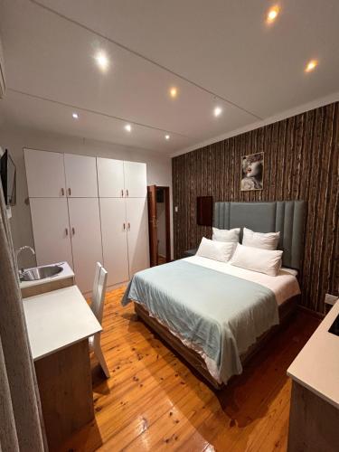 Goodmans Palace 42 Gumtree Crescent, Mount Edgecombe in Mount Edgecombe