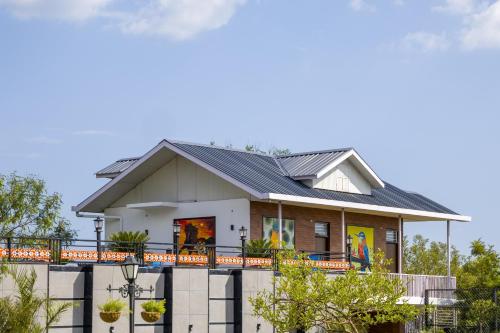 Viesnīcas āriene, ELIVAAS Signature Esh Hazel Hillside Retreat with Garden and Restaurant in Kasoti