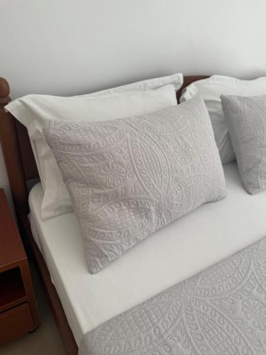 Deluxe Double Room with Sea View image 4