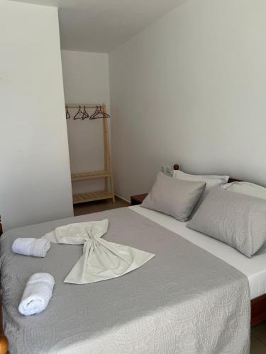 Deluxe Double Room with Sea View image 3